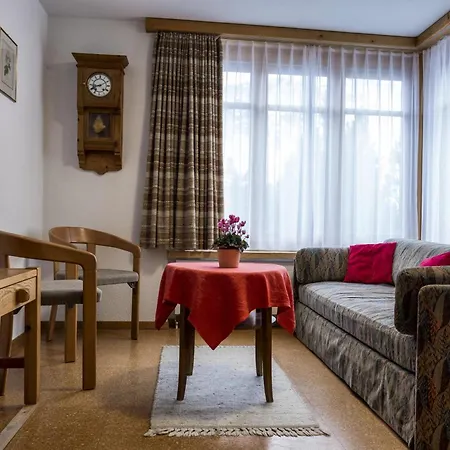 Tschuggenweg 2 Apartament